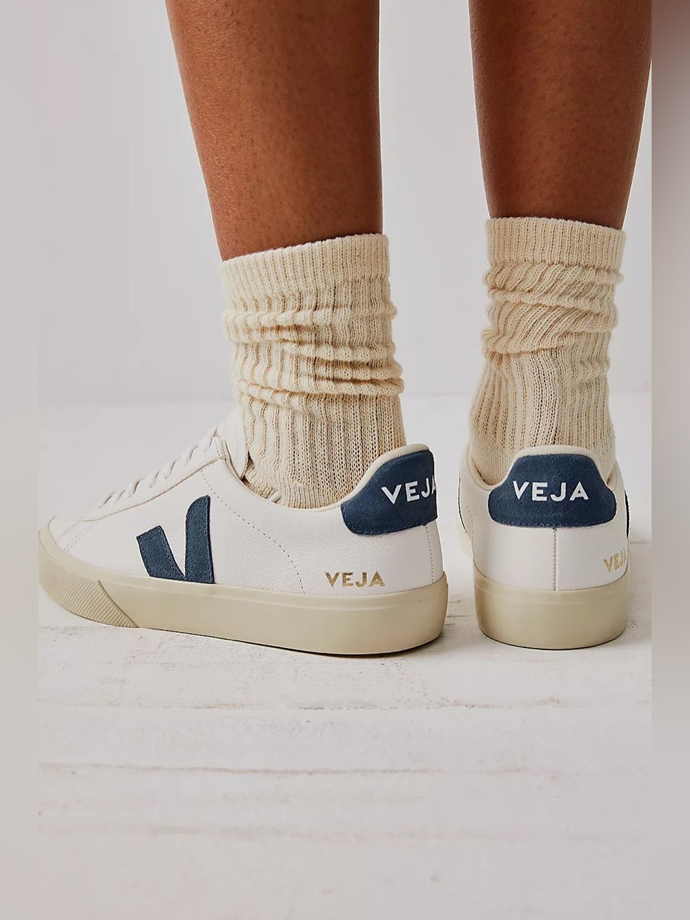 Veja White Leather Campo Sneakers Blue Suede V and Heel Sz 8 Women’s
(Sep 026)